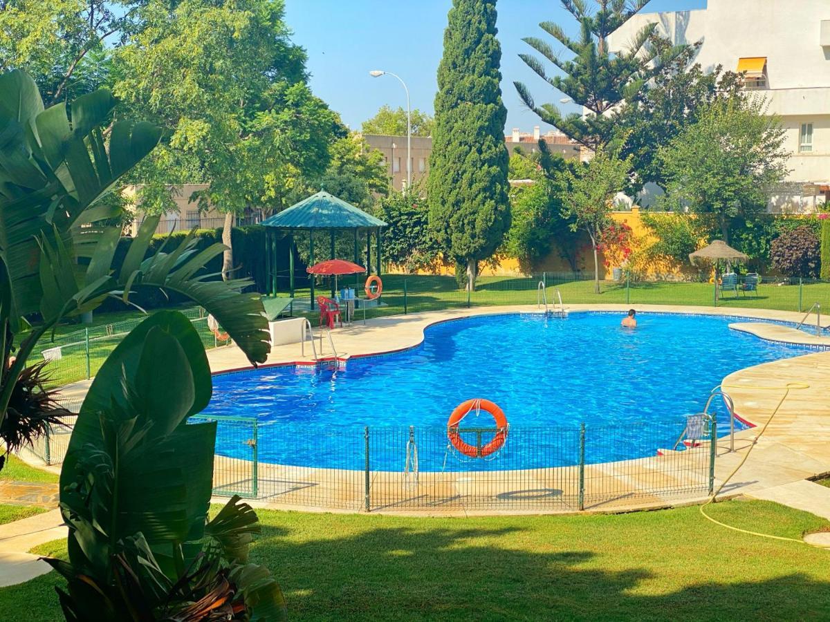 797 Holiday Rentals - Piso Para 4 Con Amplia Terraza Al Jardin Y Al Mar Benalmádena Eksteriør billede
